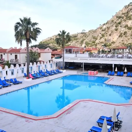 酒店 Karbel 厄吕代尼兹